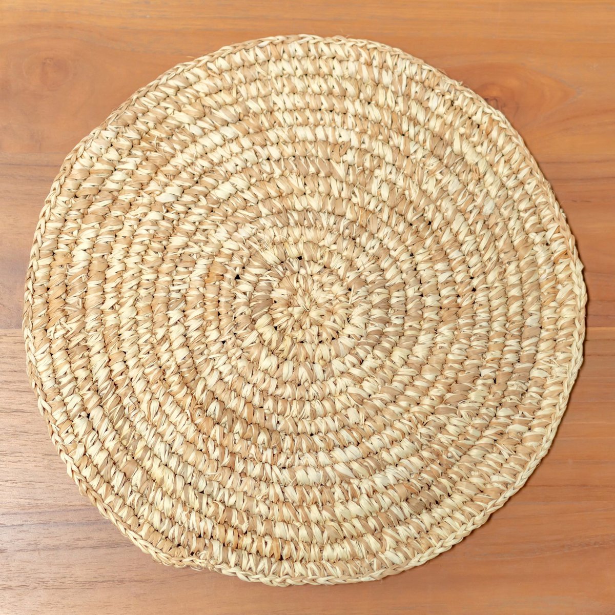 URUP – handgjord möbel i raffia och rotting från Soeji