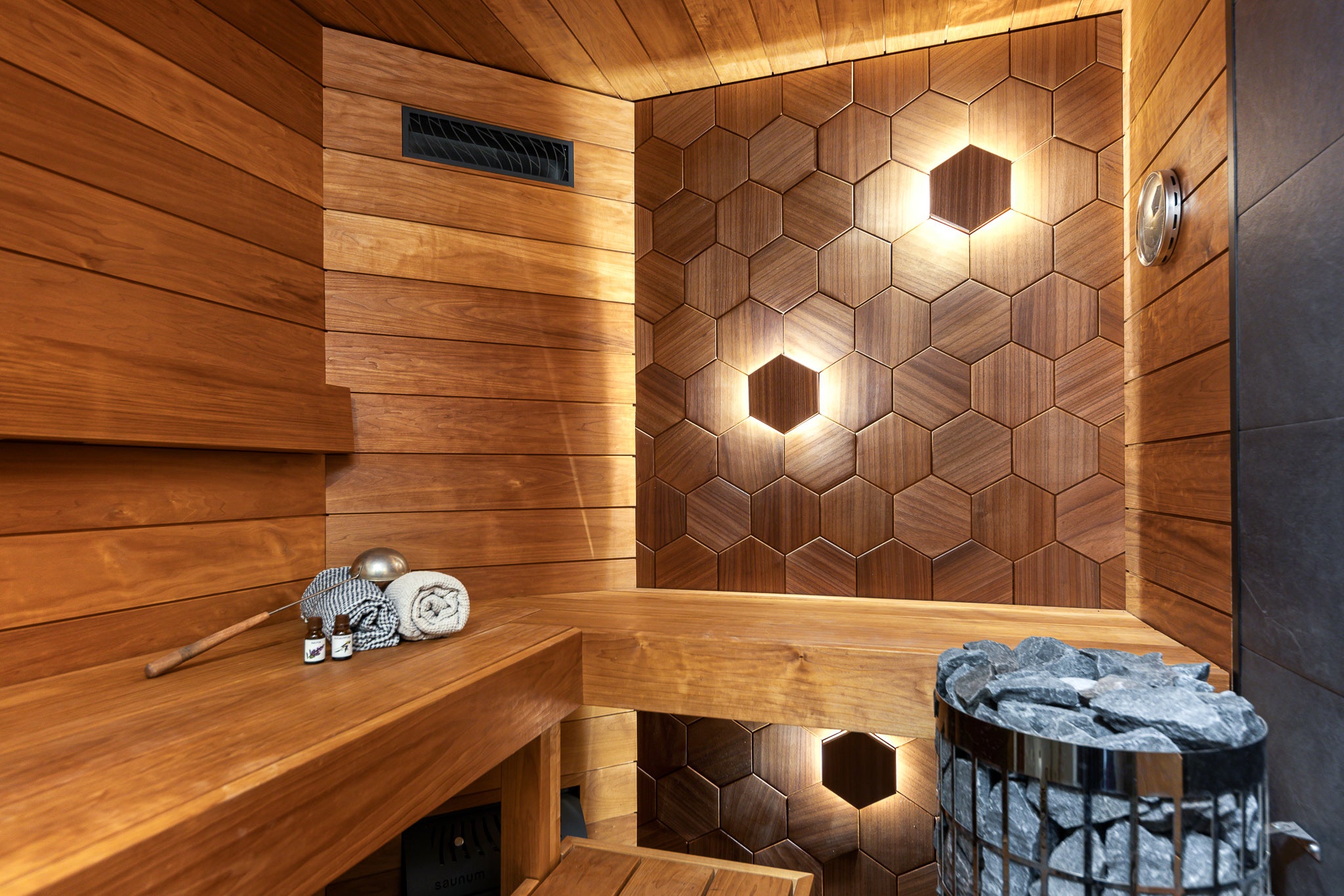 Väggpanel Hexa XL Thermo – Massivt trä | DecNord