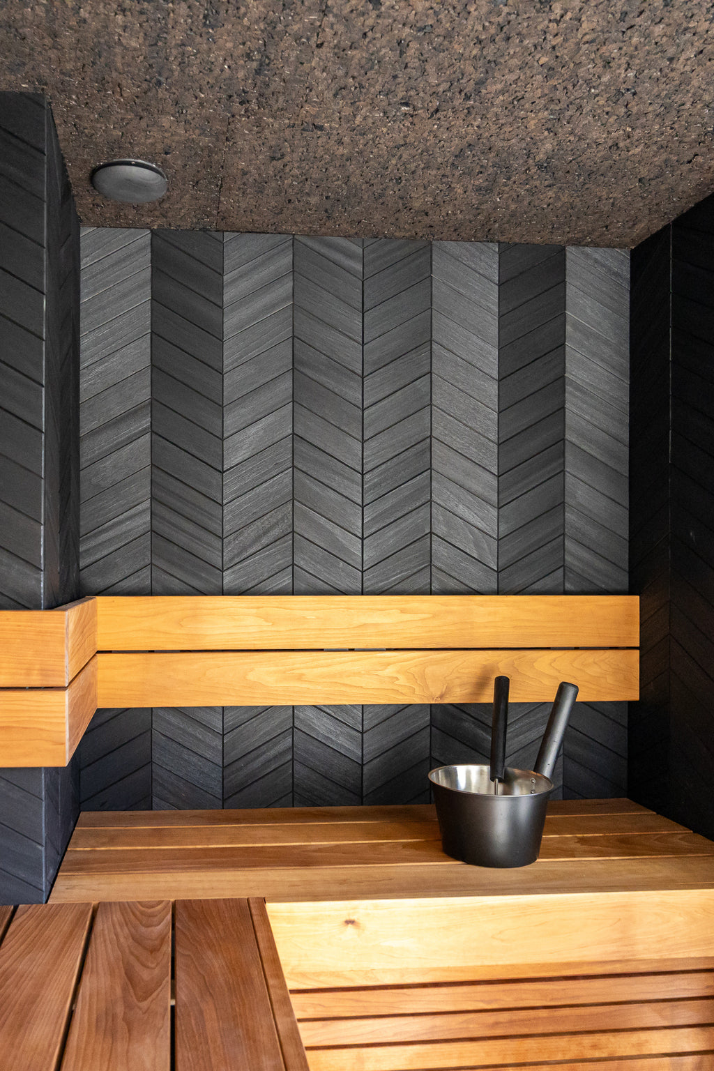 Väggpanel Bermuda Black – Massivt trä | DecNord
