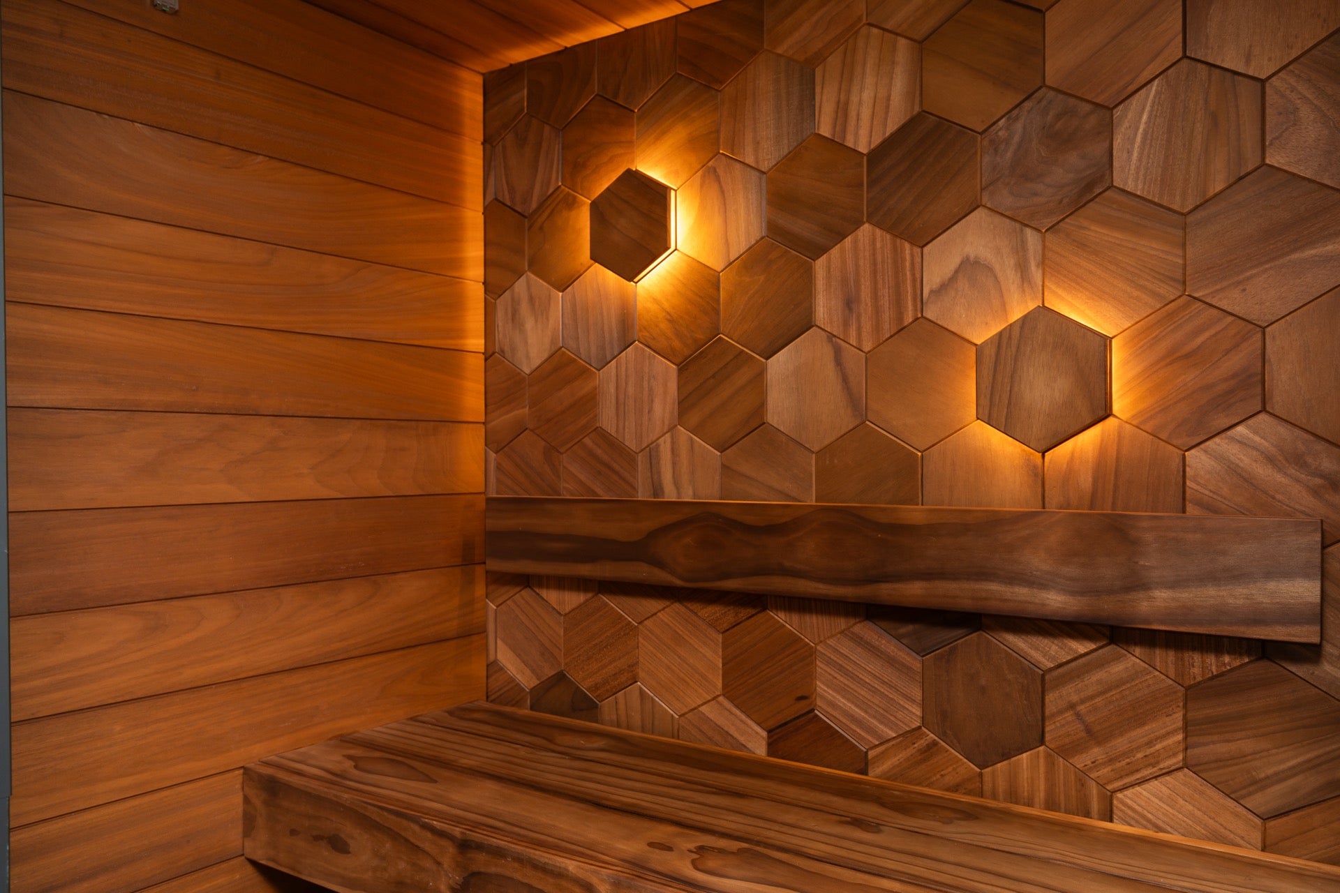 Väggpanel Hexa XL Thermo – Massivt trä | DecNord