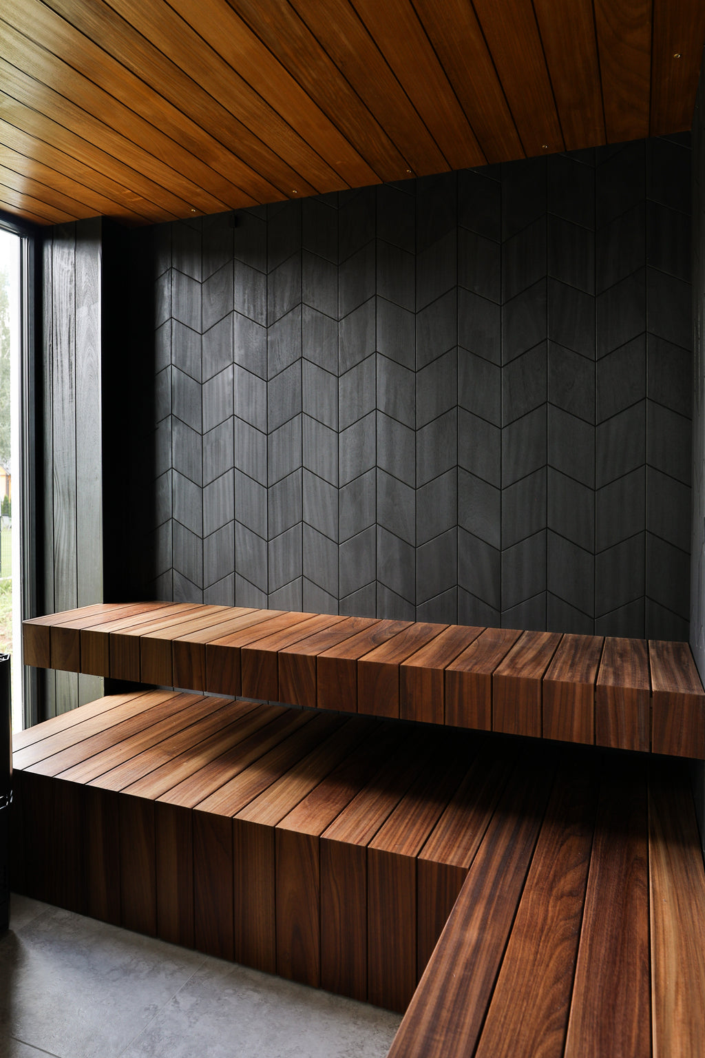 Väggpanel Athena Black – Massivt trä | DecNord