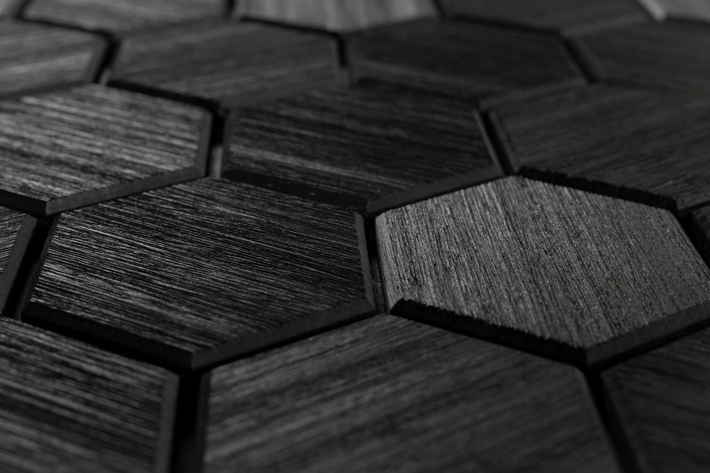 Väggpanel Hexa S Black – Massivt trä | DecNord