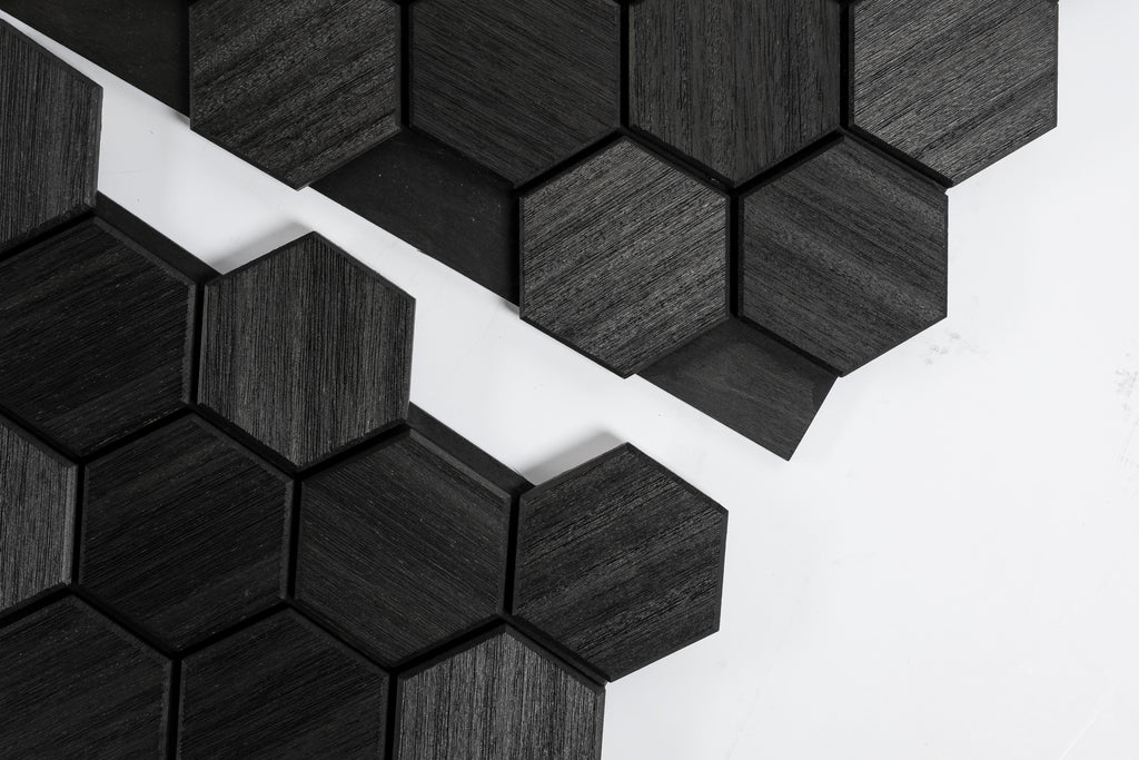 Väggpanel Hexa S Black – Massivt trä | DecNord