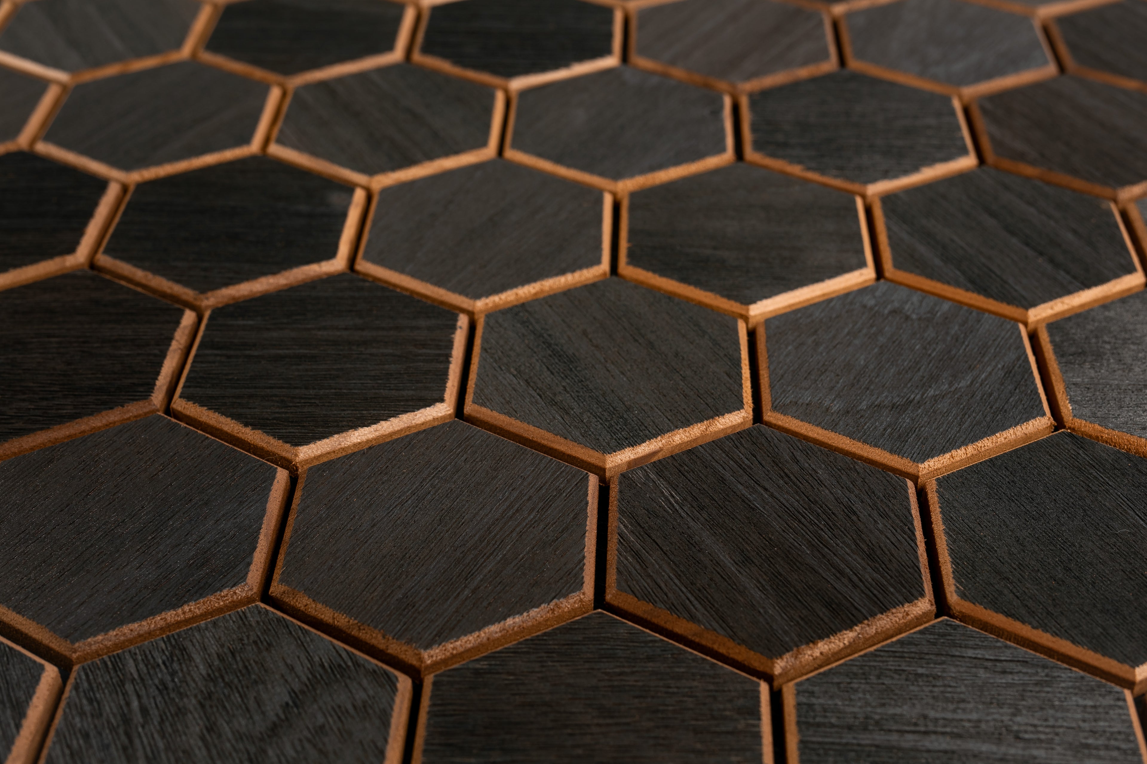 Väggpanel Hexa S Thermo Black – Massivt trä | DecNord