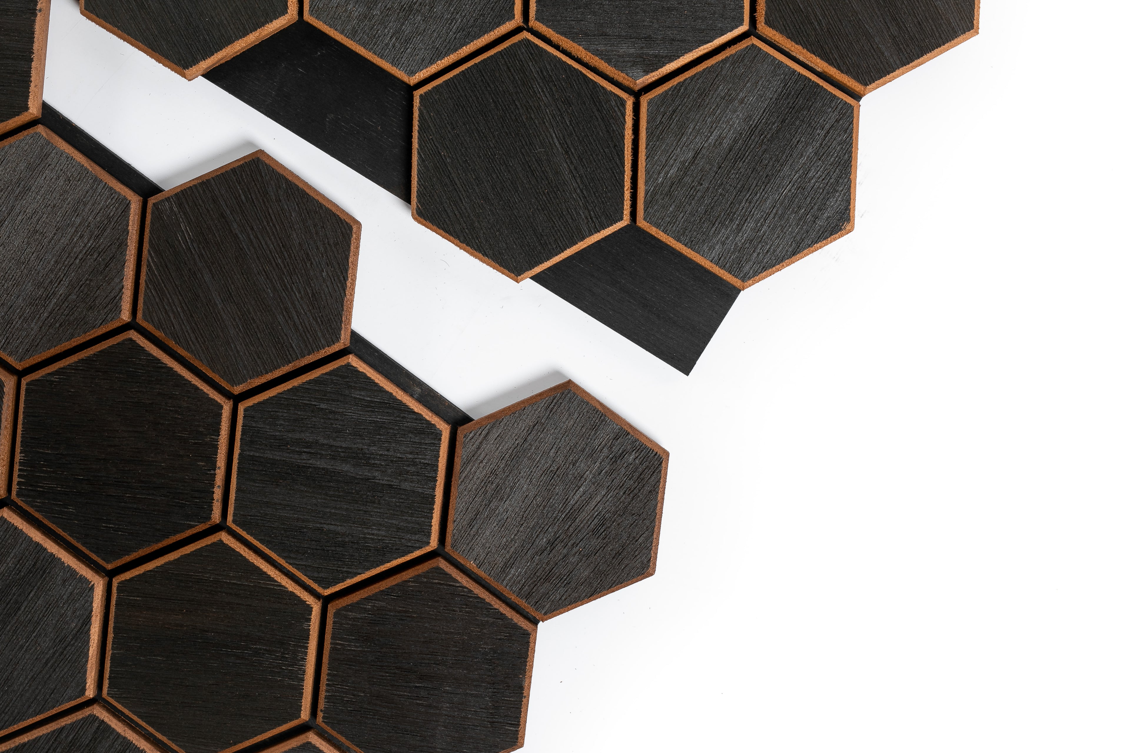 Väggpanel Hexa S Thermo Black – Massivt trä | DecNord