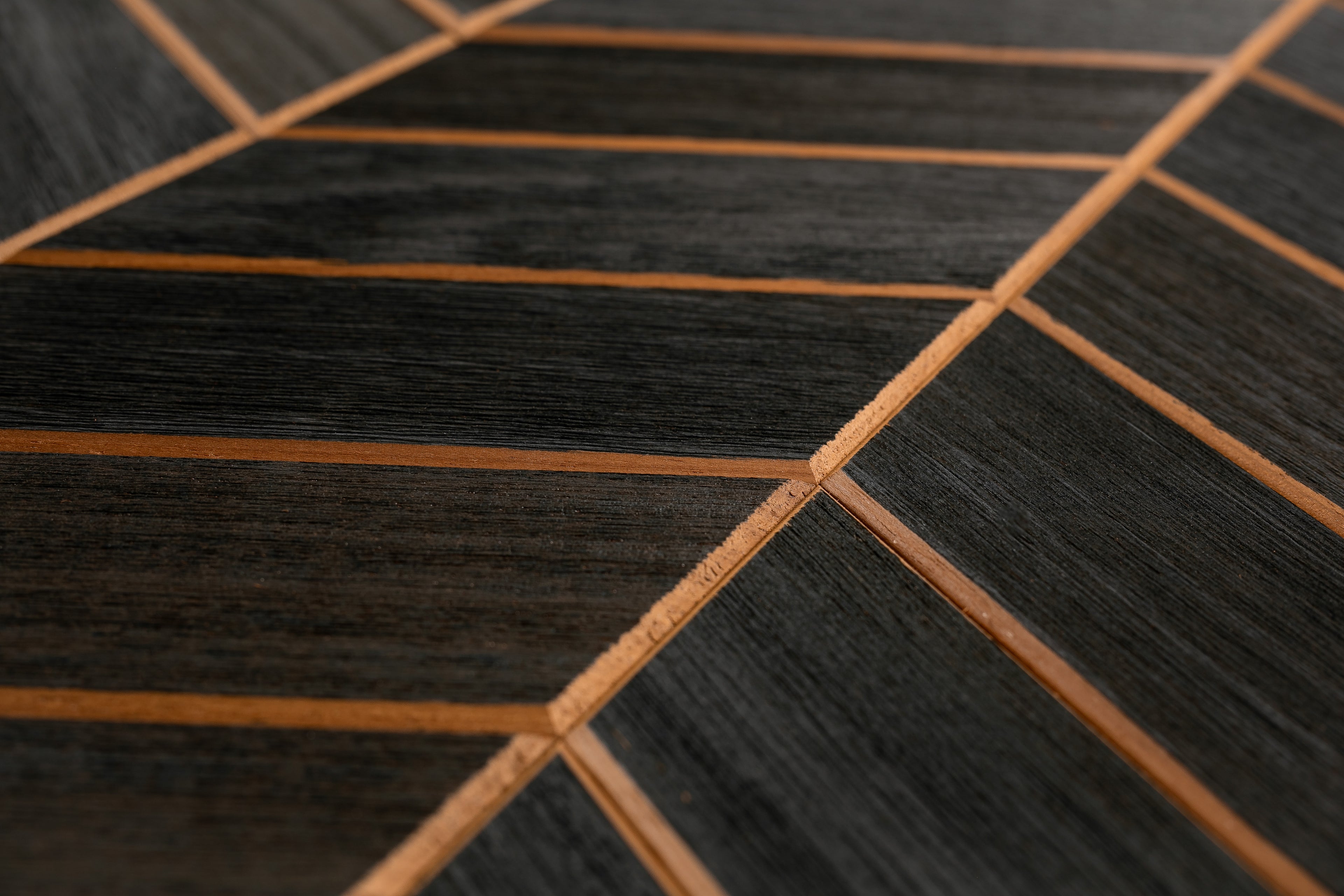 Väggpanel Bermuda Thermo Black – Massivt trä | DecNord