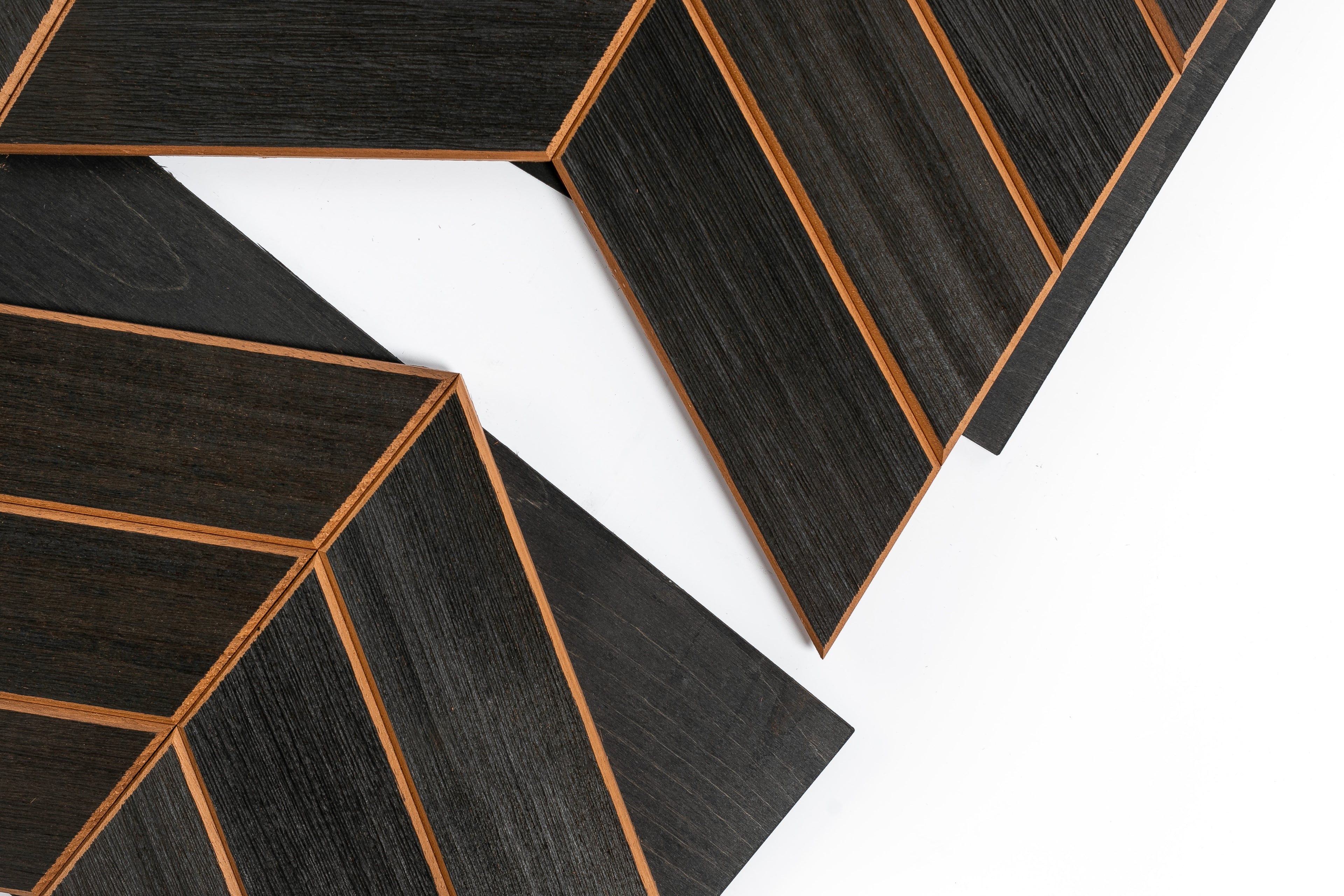 Väggpanel Bermuda Thermo Black – Massivt trä | DecNord