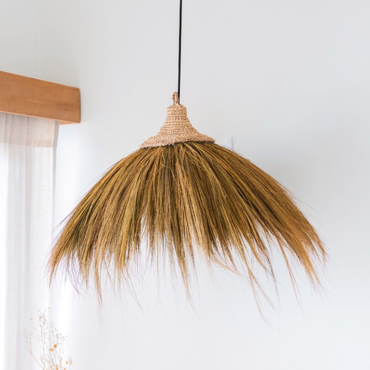 MAWANA – handgjord lampskärm i sjögräs och raffia från Soeji
